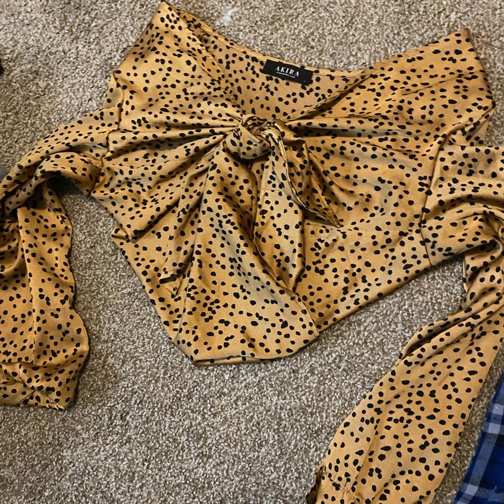 Tie crop top